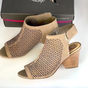 Vince Camuto Nude Wedge Sandal Platform Block Heels Hippo Grey Dastana, Sz 11